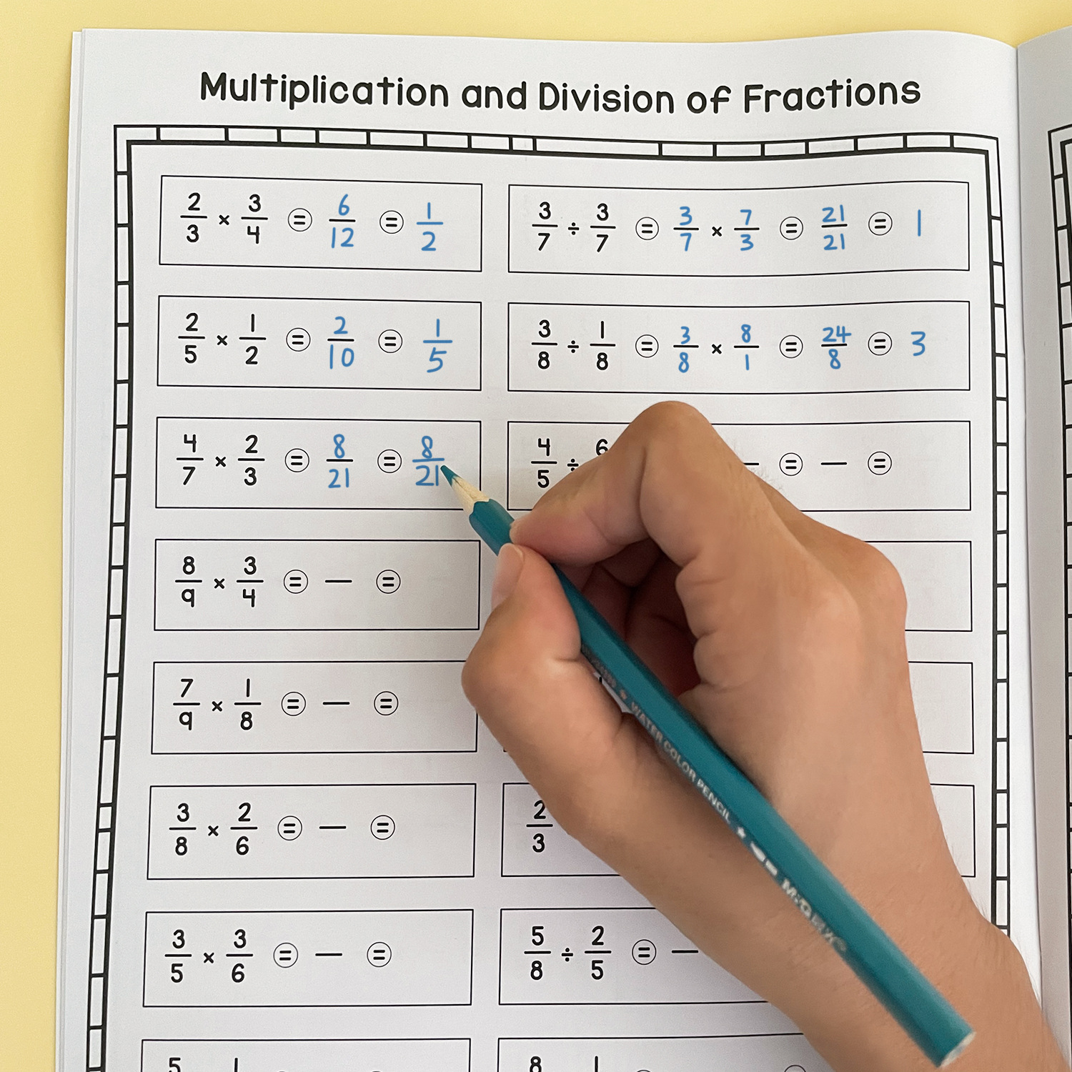 32 Pages A4 Fraction Multiplic - Kids Education Age reseña y precio